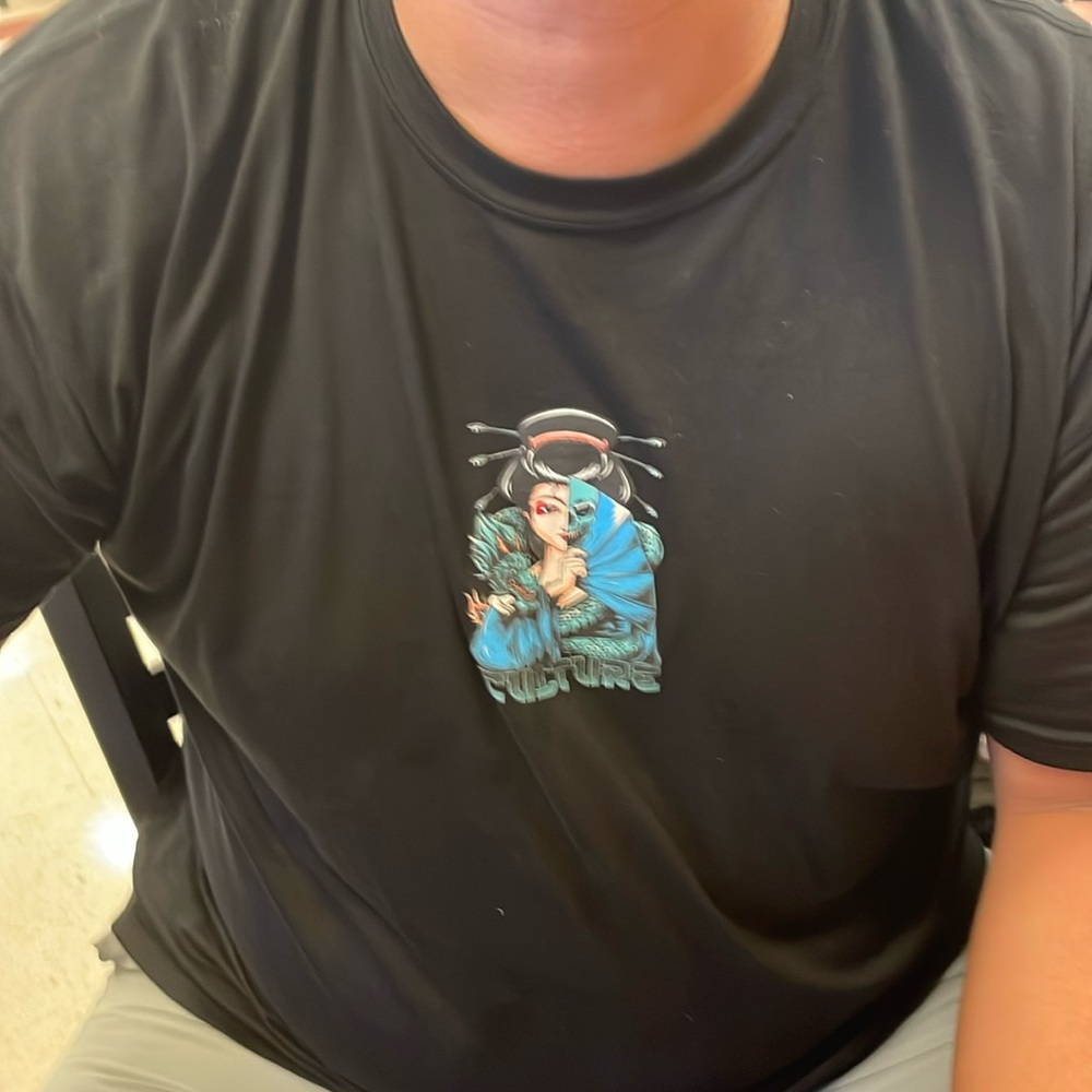 Shirt worn by Zek Quinoins he is famous at school